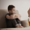 Trách nhiệm của cha mẹ với vấn đề nghiện rượu của con cái ở lứa tuổi sinh viên